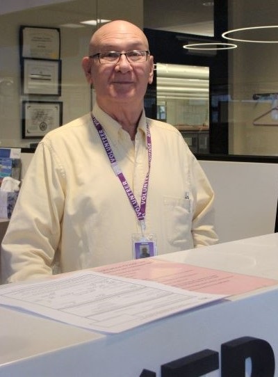 Edison-front-desk_1.jpg