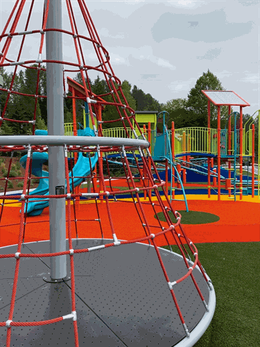 Playground Spinning Totem Lake Park