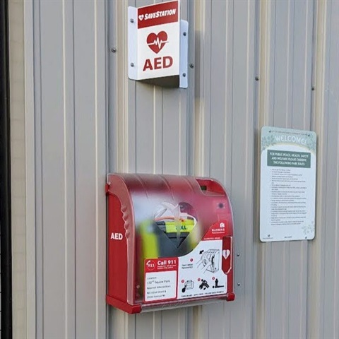 AED at 132nd Sq Park