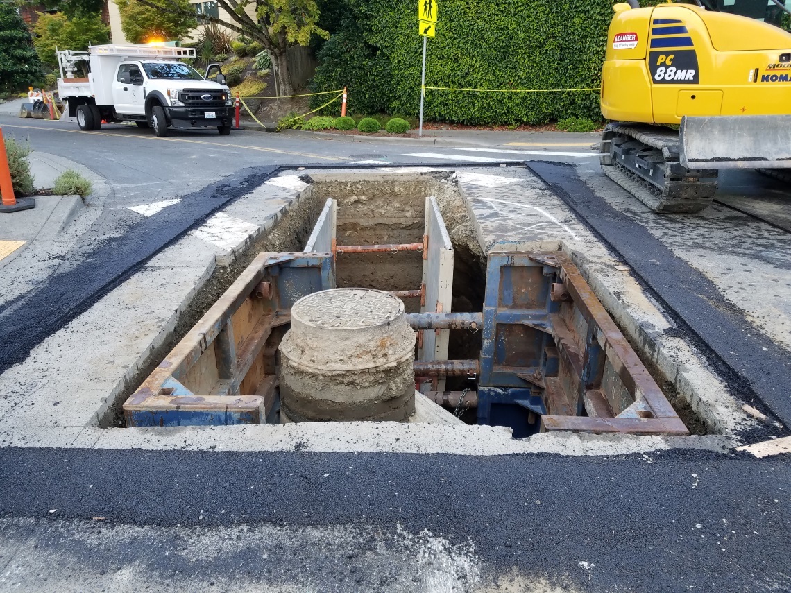 Repair on a wastewater maintenance hole