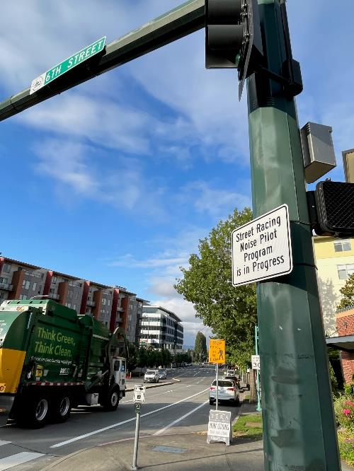 Street Noise 1\\"Night Ride to \\"Com… San Francisco Night ride with Jesse of the Bay Area and the crew